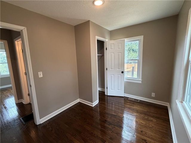 1614 E 85TH Street, Kansas City, MO 64131
