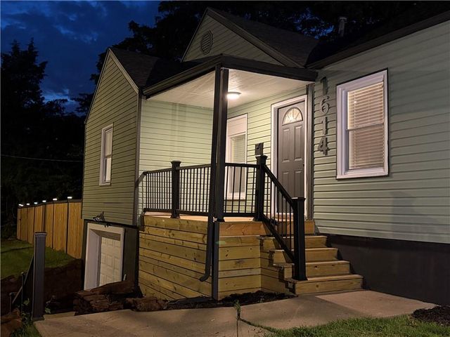 1614 E 85TH Street, Kansas City, MO 64131