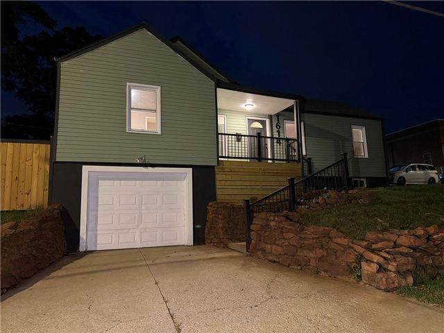 1614 E 85TH Street, Kansas City, MO 64131
