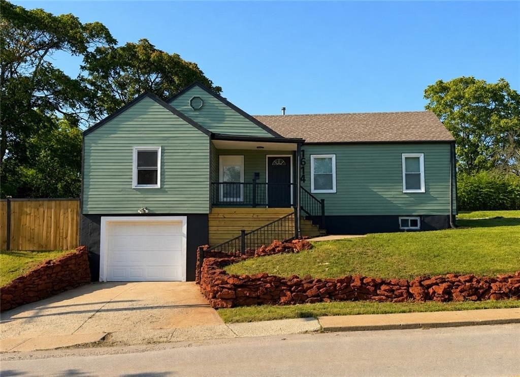 1614 E 85TH Street, Kansas City, MO 64131