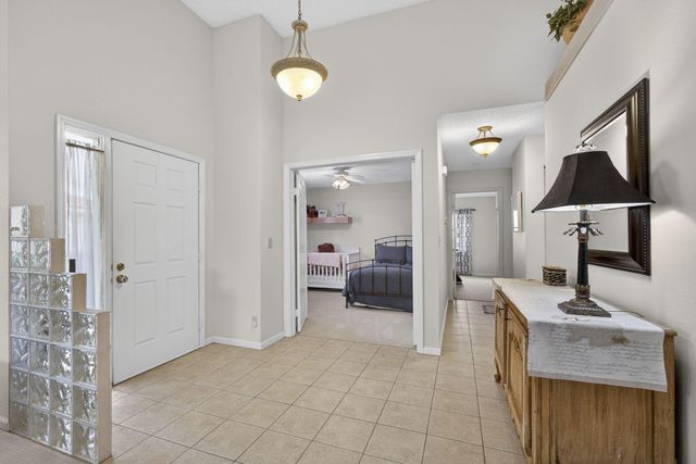 908 Windermere Way, Palm Beach Gardens, FL 33418