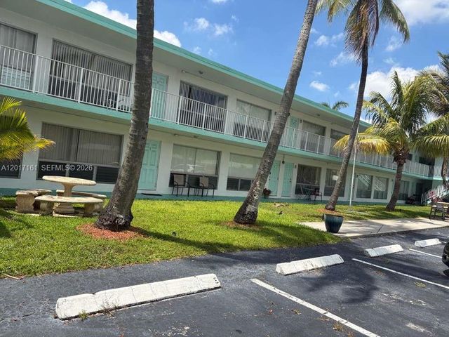 3212 NE 7th Pl 10, Pompano Beach, FL 33062