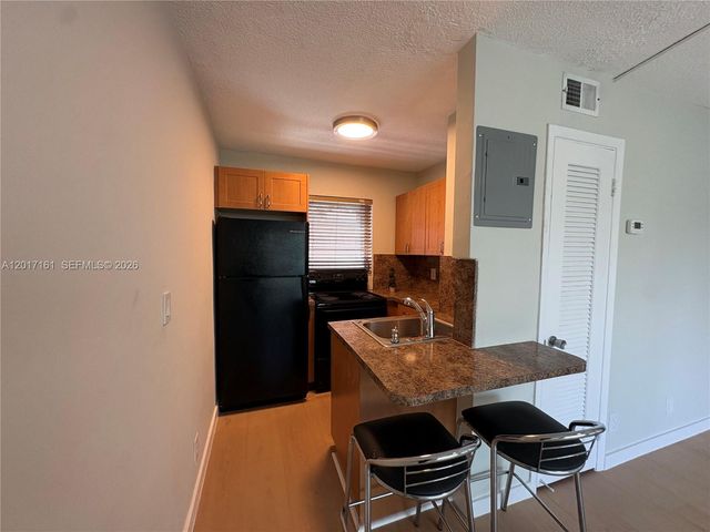 3212 NE 7th Pl 10, Pompano Beach, FL 33062