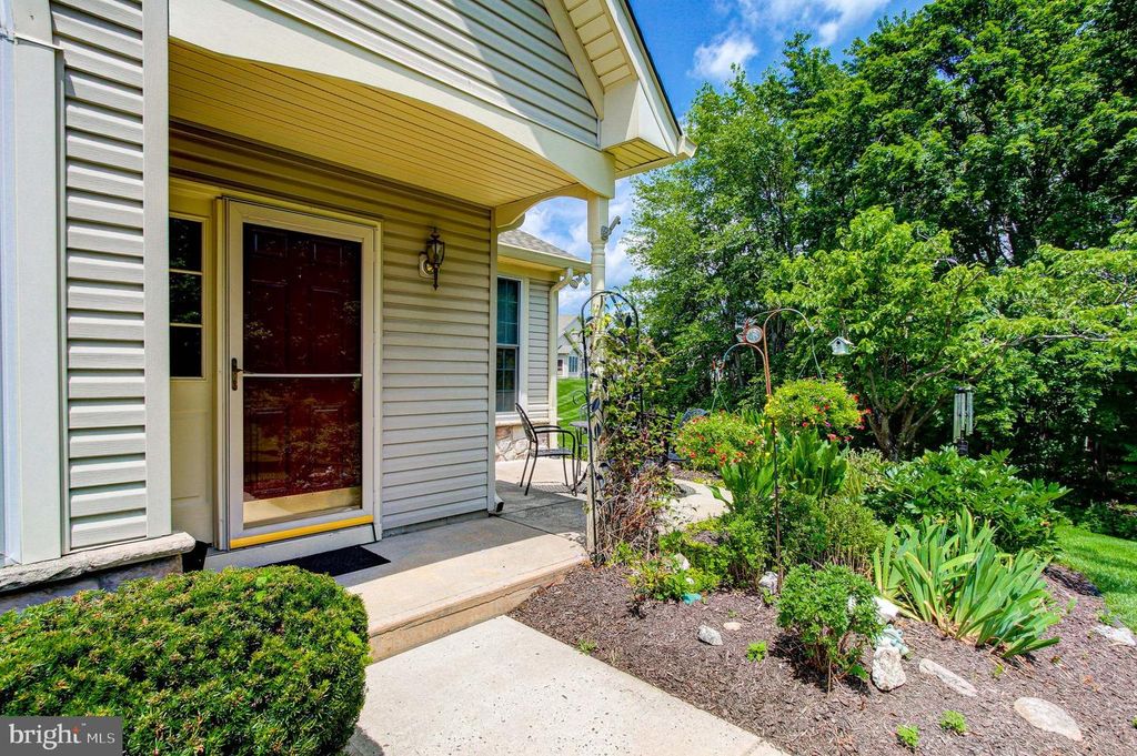 512 POPPY CT, Langhorne, PA 19047