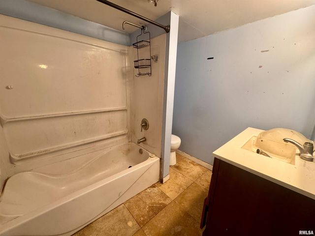 1312 S 10TH Street, Pekin, IL 61554