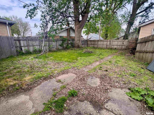 1312 S 10TH Street, Pekin, IL 61554