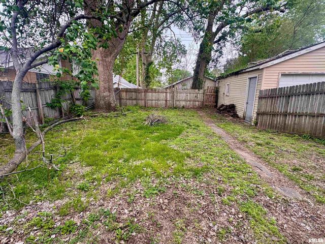 1312 S 10TH Street, Pekin, IL 61554