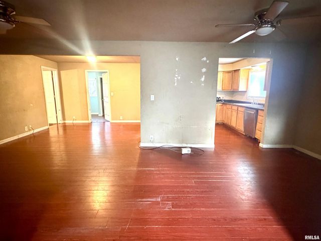 1312 S 10TH Street, Pekin, IL 61554