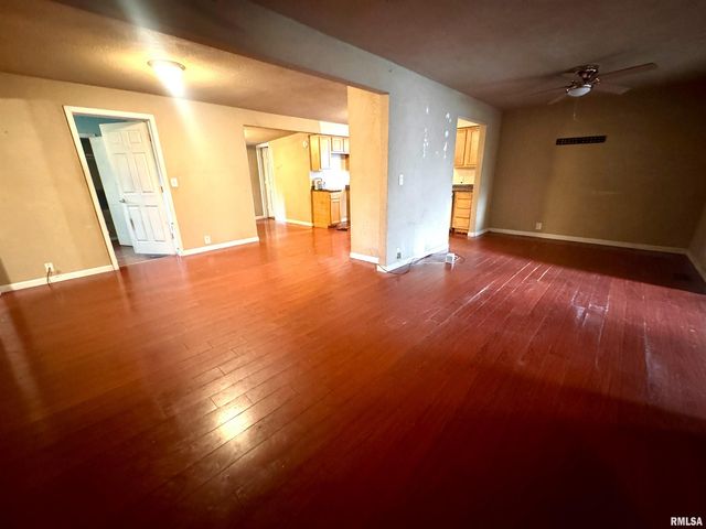 1312 S 10TH Street, Pekin, IL 61554