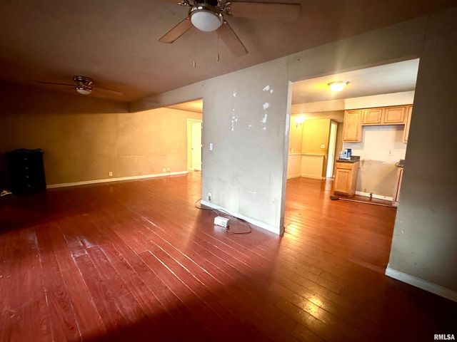 1312 S 10TH Street, Pekin, IL 61554