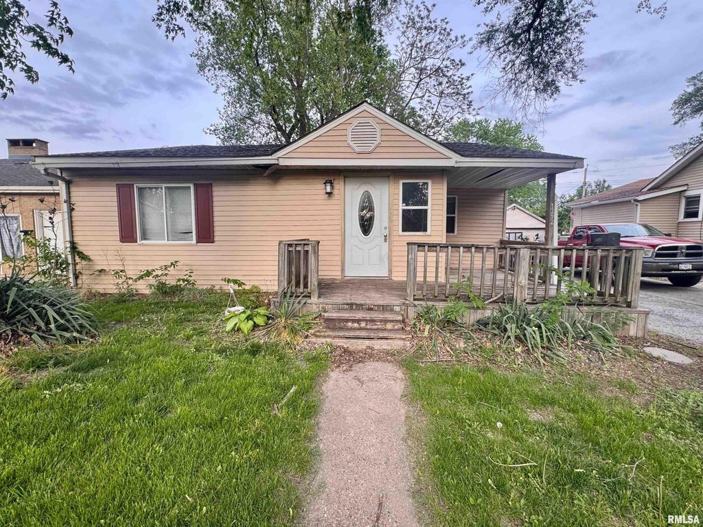 1312 S 10TH Street, Pekin, IL 61554