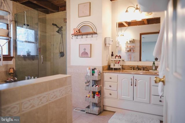 37844 NICEWARNER LN, Lovettsville, VA 20180