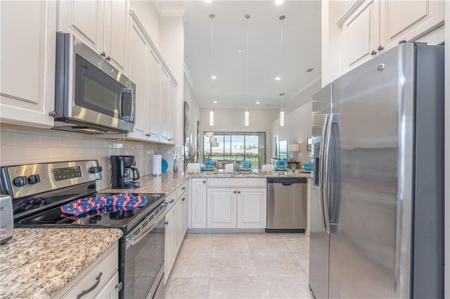 9419 Benvenuto CT 204, Naples, FL 34119
