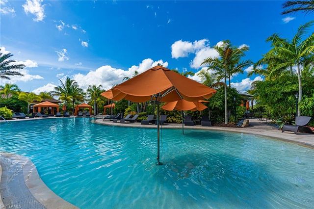 9419 Benvenuto CT 204, Naples, FL 34119