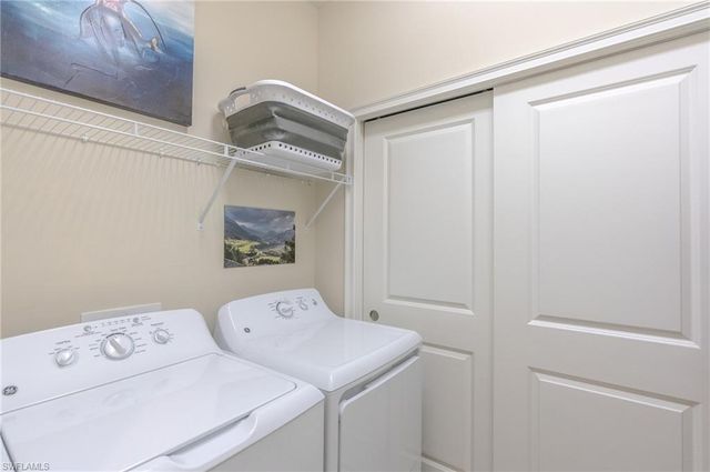 9419 Benvenuto CT 204, Naples, FL 34119
