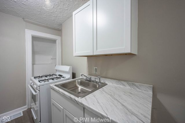 804 N Lasalle Street A, Indianapolis, IN 46201