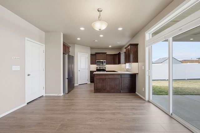 1809 E C St, Deer Park, WA 99006