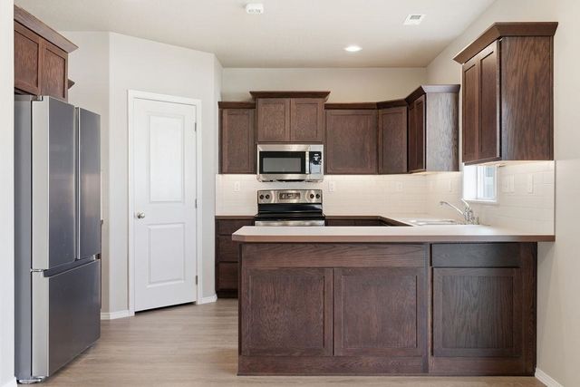 1809 E C St, Deer Park, WA 99006