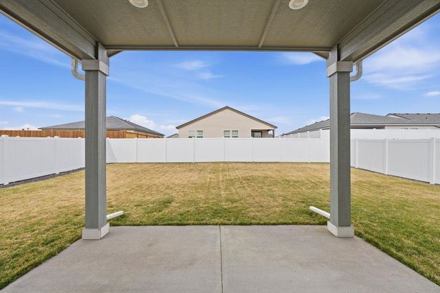 1809 E C St, Deer Park, WA 99006