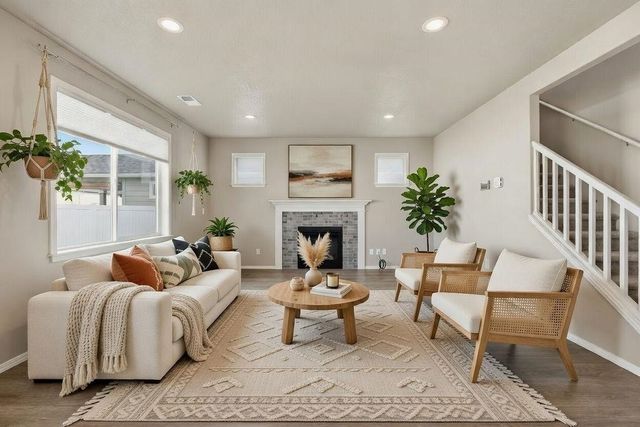 1809 E C St, Deer Park, WA 99006