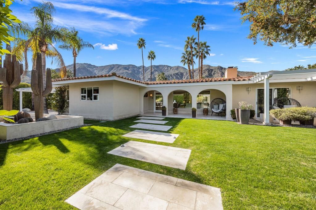 Image 4 of property listing at 1255 Camino Mirasol, Palm Springs, CA 92262