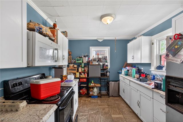 978 Wooster Road, Barberton, OH 44203