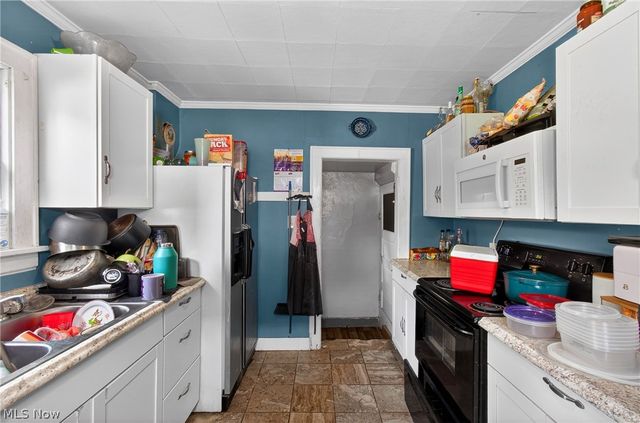 978 Wooster Road, Barberton, OH 44203