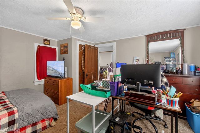 978 Wooster Road, Barberton, OH 44203