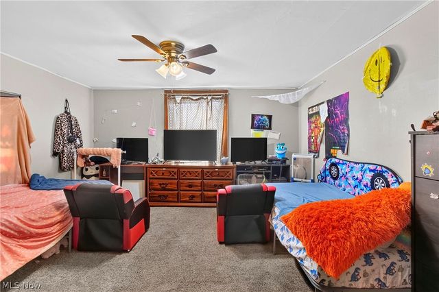 978 Wooster Road, Barberton, OH 44203