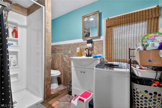 978 Wooster Road, Barberton, OH 44203