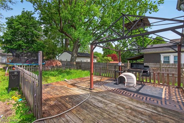 978 Wooster Road, Barberton, OH 44203