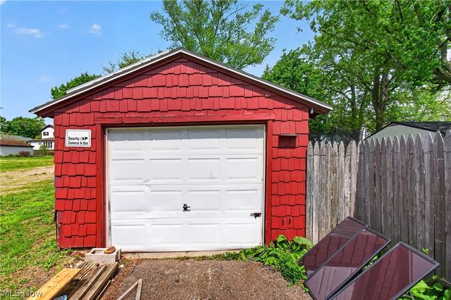 978 Wooster Road, Barberton, OH 44203