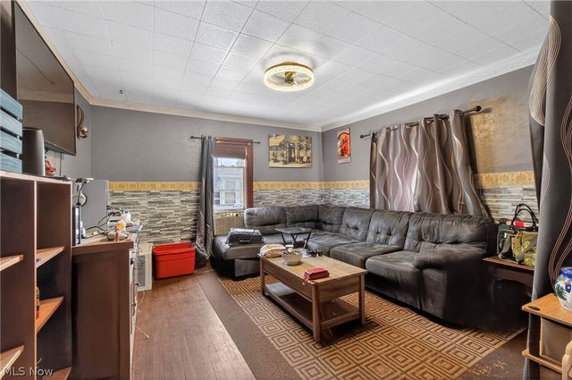 978 Wooster Road, Barberton, OH 44203