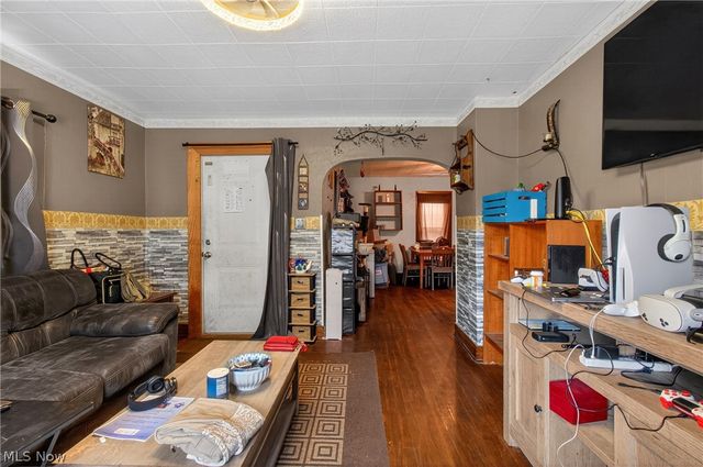 978 Wooster Road, Barberton, OH 44203