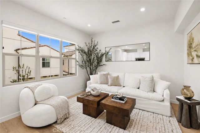 184 Elkhorn, Irvine, CA 92618