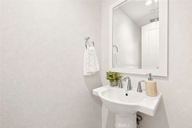 184 Elkhorn, Irvine, CA 92618