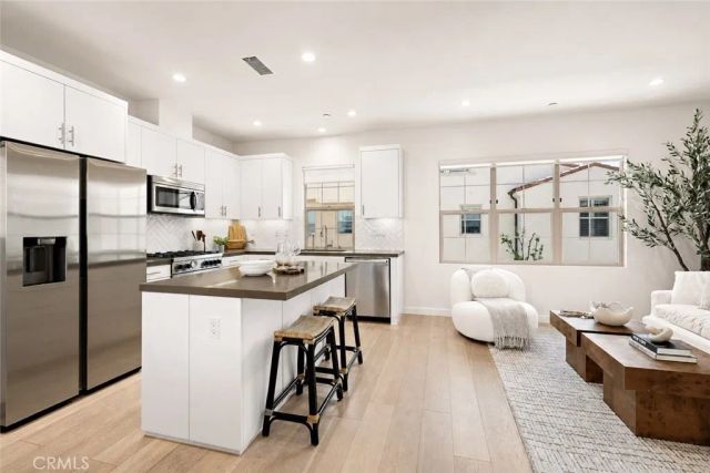 184 Elkhorn, Irvine, CA 92618