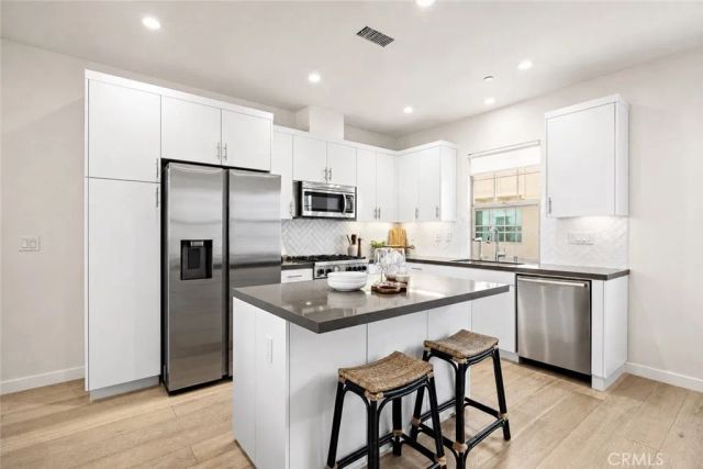 184 Elkhorn, Irvine, CA 92618