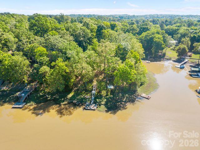 405 Carroll Cove, Lake Wylie, SC 29710