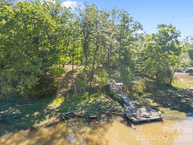 405 Carroll Cove, Lake Wylie, SC 29710