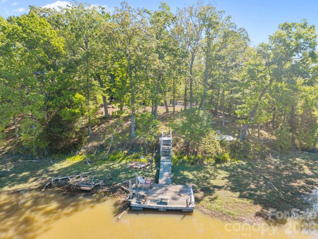 405 Carroll Cove, Lake Wylie, SC 29710