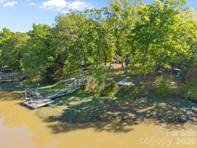 405 Carroll Cove, Lake Wylie, SC 29710
