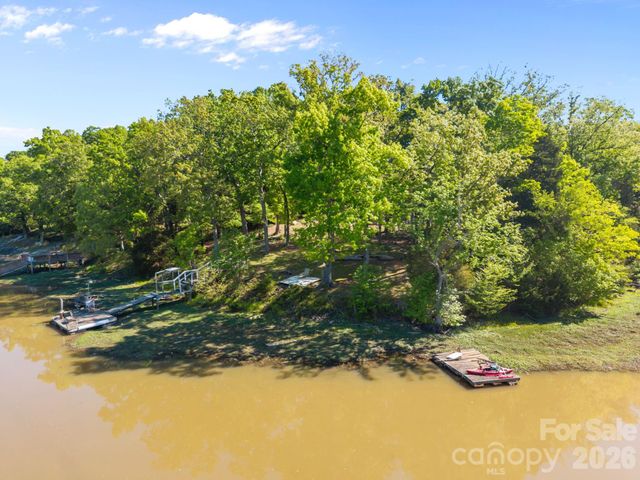 405 Carroll Cove, Lake Wylie, SC 29710