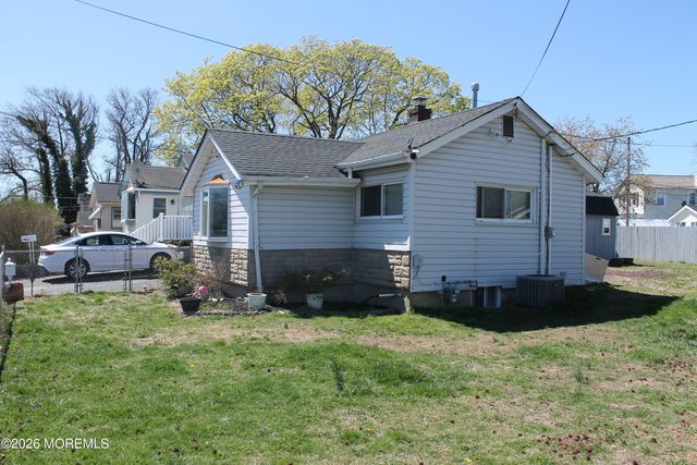 235 Alpine Way, Laurence Harbor, NJ 08879