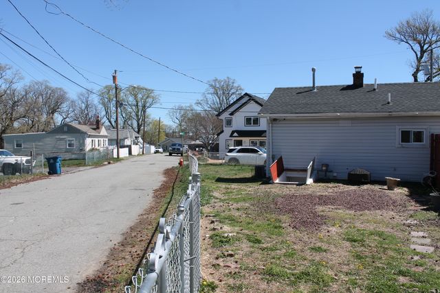 235 Alpine Way, Laurence Harbor, NJ 08879