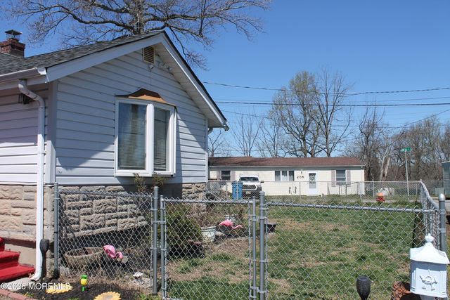 235 Alpine Way, Laurence Harbor, NJ 08879