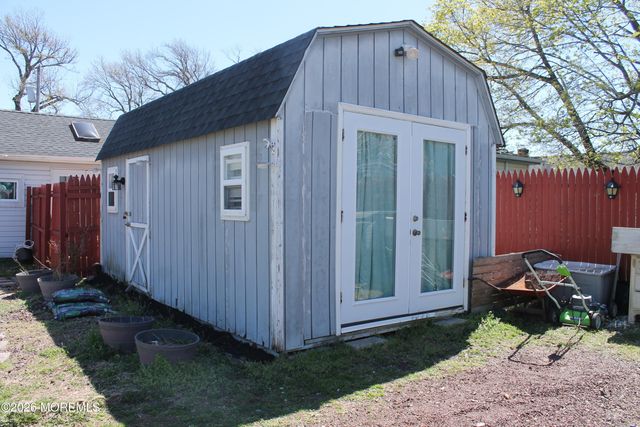 235 Alpine Way, Laurence Harbor, NJ 08879