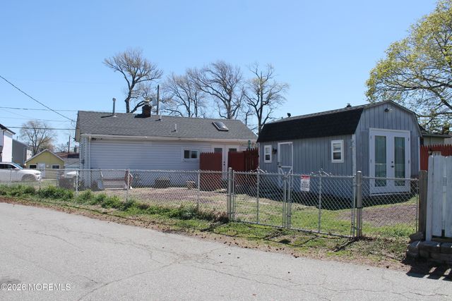 235 Alpine Way, Laurence Harbor, NJ 08879