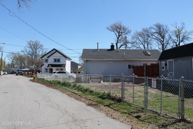 235 Alpine Way, Laurence Harbor, NJ 08879