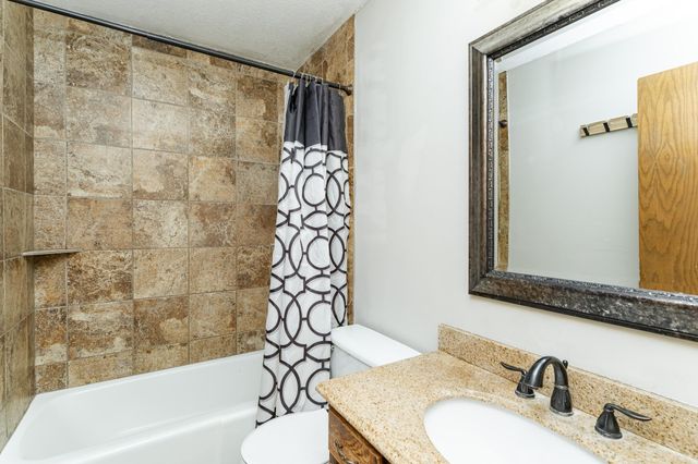 2804 25th Street NW, Rochester, MN 55901